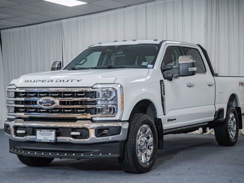 Used 2023 Ford F250 Lariat w/ Lariat Ultimate Package AWD/4WD image 3