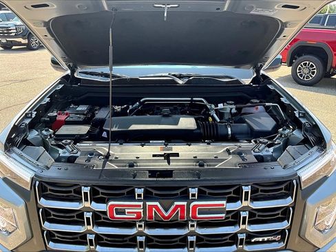 New 2026 GMC Canyon AT4 AWD/4WD image 12