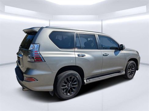 Used 2022 Lexus GX 460 Premium image 3