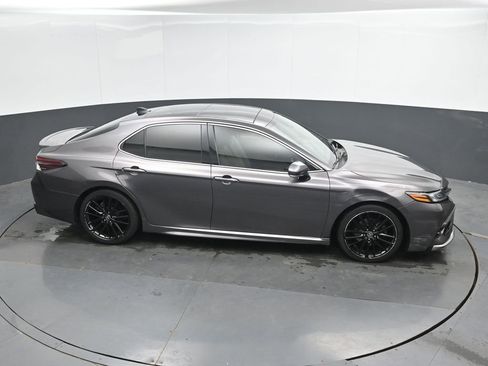 Used 2021 Toyota Camry XSE FWD image 31