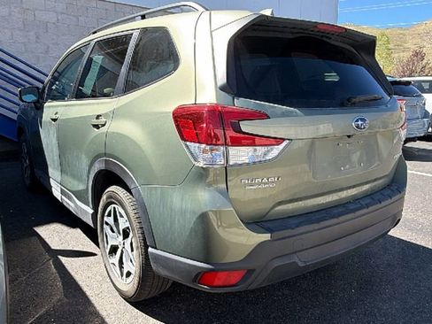 Used 2021 Subaru Forester Premium image 3