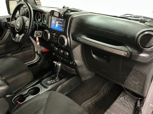Used 2017 Jeep Wrangler Unlimited Sport image 18
