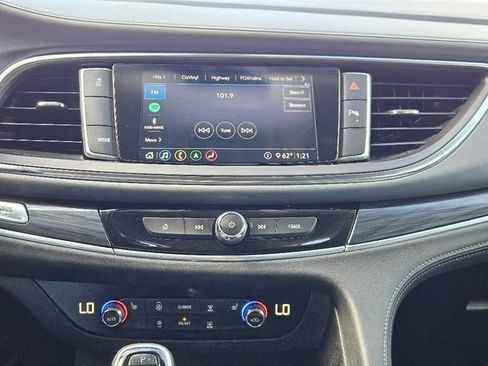 Used 2021 Buick Enclave Essence w/ Sound and Sites Package image 22