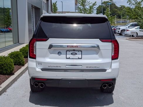 Used 2022 GMC Yukon XL Denali AWD/4WD image 6