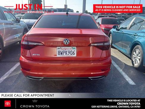 Used 2020 Volkswagen Jetta R-Line w/ R-Line Cold Weather Package FWD image 5
