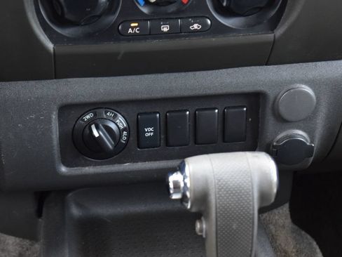Used 2010 Nissan Xterra X AWD/4WD image 17