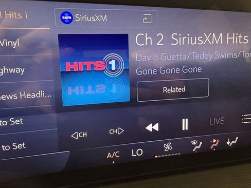 Used 2025 Buick Envision Preferred image 29