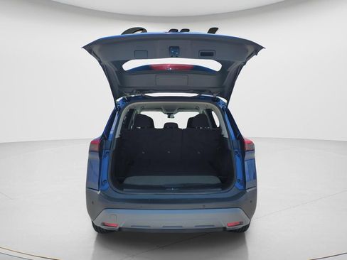 Used 2023 Nissan Rogue SV AWD/4WD image 9