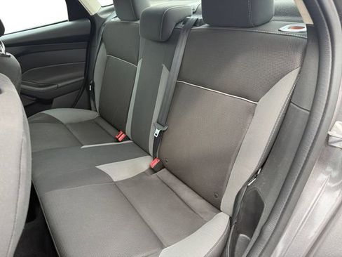 Used 2012 Ford Focus SE FWD image 13