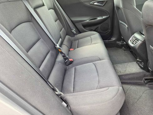 Used 2018 Chevrolet Malibu LT FWD image 16