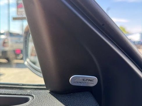 Used 2022 Chrysler 300 Touring L w/ Safetytec Plus Group RWD image 20