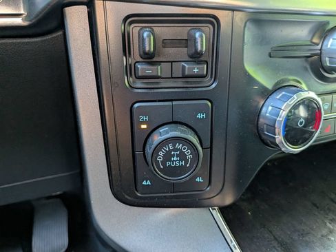 Used 2023 Ford F150 Lariat w/ Trailer Tow Package AWD/4WD image 20