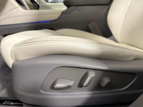 Used 2019 Cadillac XT5 Luxury AWD/4WD image 21