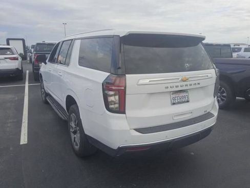 Used 2023 Chevrolet Suburban LT w/ LT Signature Plus Package RWD image 4