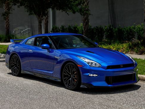 Used 2024 Nissan GT-R AWD/4WD image 6