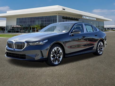 New 2026 BMW 530i w/ Convenience Package RWD image 5