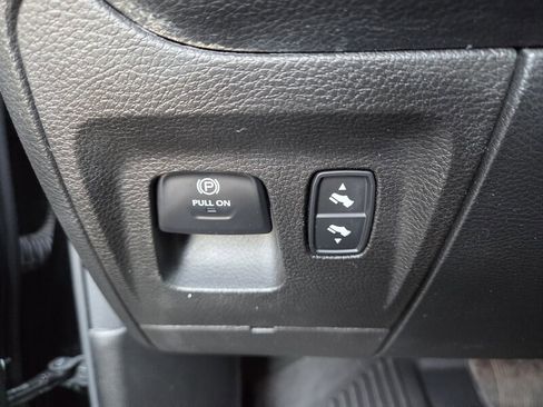 Used 2021 RAM 1500 Big Horn AWD/4WD image 16