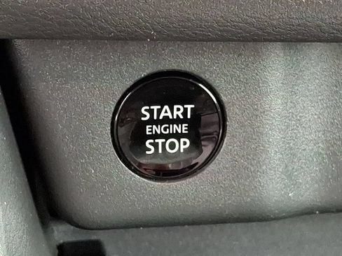 Used 2024 Nissan Rogue SV AWD/4WD image 23
