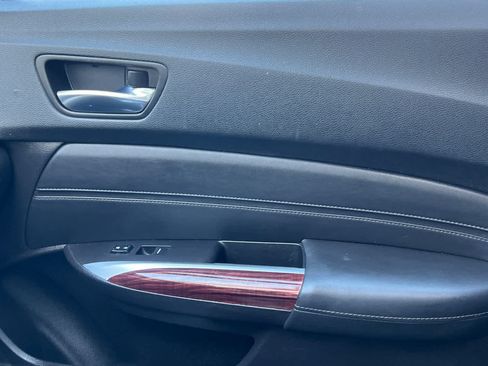 Used 2017 Acura TLX V6 FWD image 18