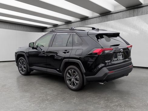 Used 2025 Toyota RAV4 XLE Premium w/ Weather Package AWD/4WD image 5