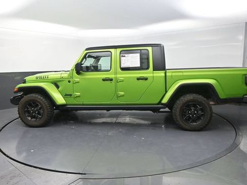 Used 2025 Jeep Gladiator Sport AWD/4WD image 7