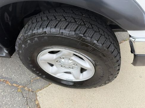Used 2004 Toyota Tacoma PreRunner image 29