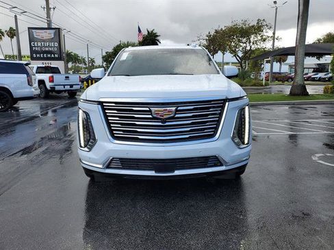 Certified 2026 Cadillac Escalade ESV Platinum Luxury image 8