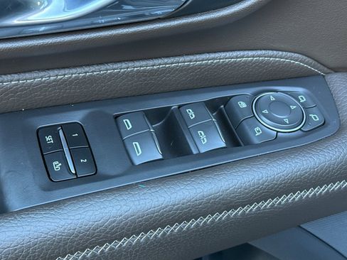 Used 2024 GMC Yukon XL Denali w/ Denali Reserve Package image 13