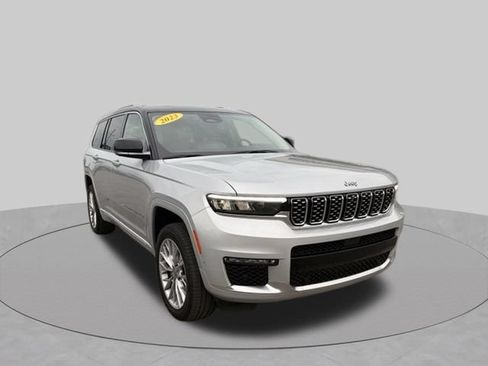 Used 2023 Jeep Grand Cherokee L Summit w/ Luxury Tech Group V AWD/4WD image 9