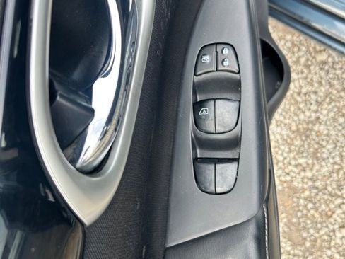 Used 2016 Nissan Sentra SV image 6