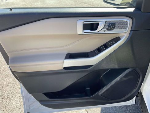 Used 2020 Ford Explorer Limited image 18