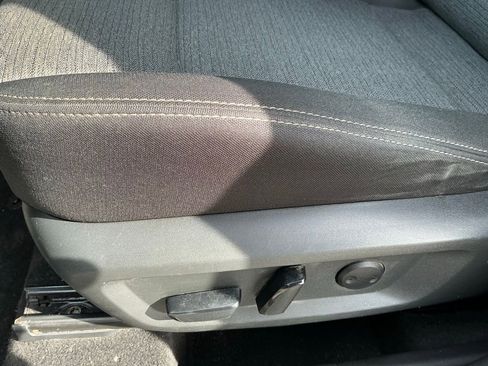 Used 2021 Nissan Rogue SV image 10