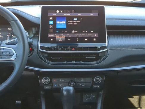 Used 2024 Jeep Compass Latitude image 17