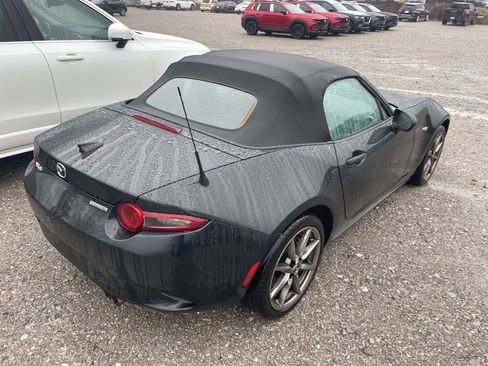 Used 2021 MAZDA MX-5 Miata Grand Touring image 3