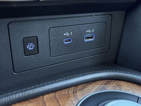 Used 2023 Nissan Armada SL w/ Captain's Chairs Package image 22