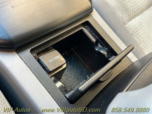 Used 2012 Toyota Camry LE image 28