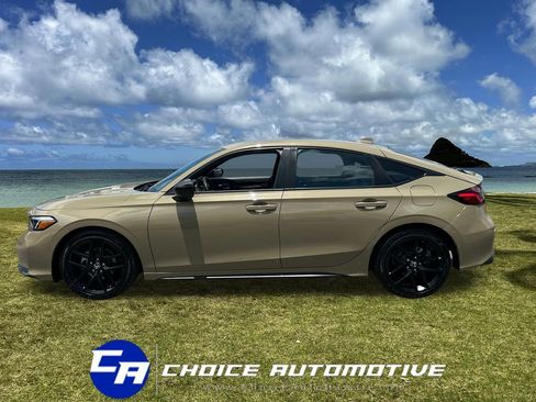 Used 2025 Honda Civic Sport image 3