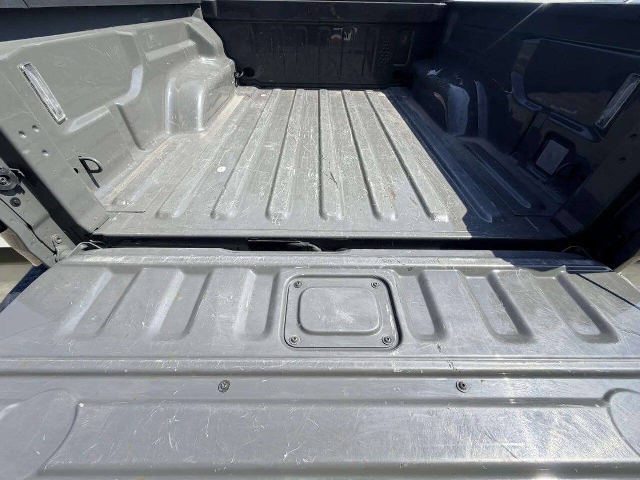 Used 2020 Jeep Gladiator Overland AWD/4WD image 6