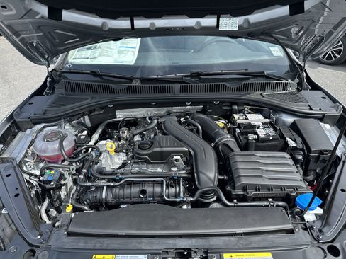 New 2025 Volkswagen Jetta SE image 10