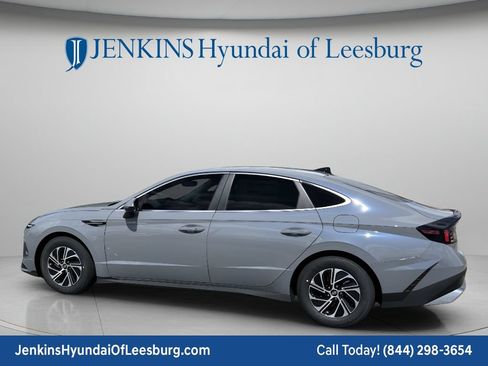 New 2026 Hyundai Sonata Blue FWD image 8
