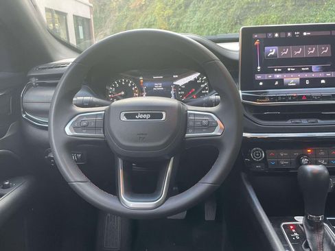 Used 2024 Jeep Compass Trailhawk image 14