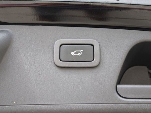 Used 2020 Jaguar E-PACE image 26