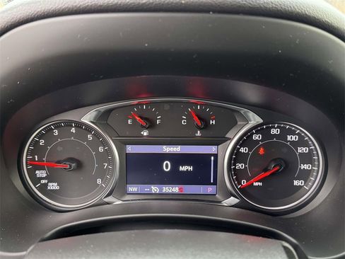 Used 2024 GMC Terrain SLT image 24