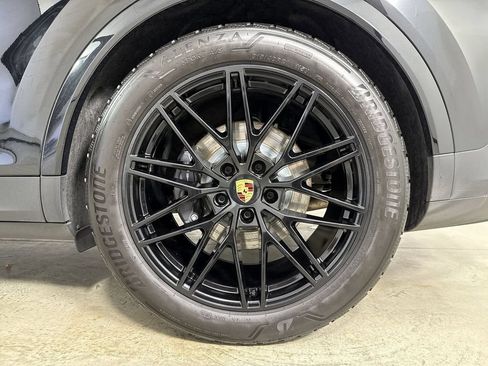 Certified 2024 Porsche Cayenne Coupe AWD/4WD image 14