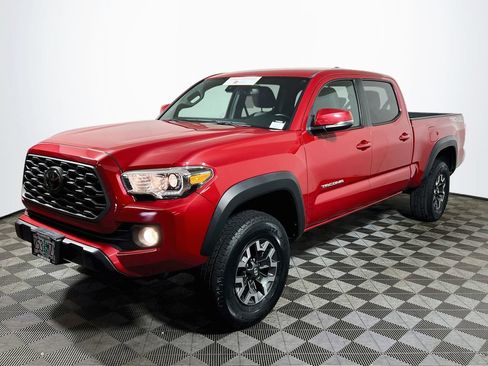 Certified 2021 Toyota Tacoma TRD Off-Road AWD/4WD image 3