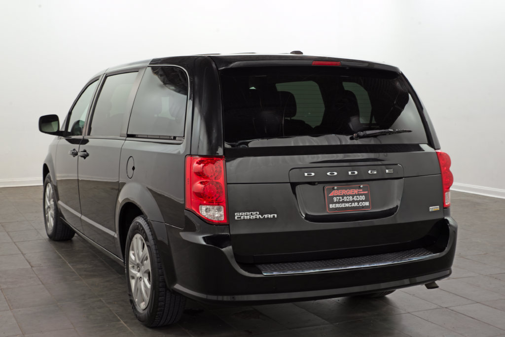Used 2018 Dodge Grand Caravan SE w/ UConnect Hands-Free Group FWD image 10