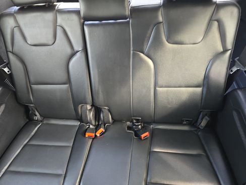 Certified 2025 Kia Telluride LX image 18