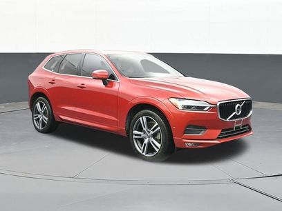 Used 2018 Volvo XC60 T6 Momentum w/ Advanced Package