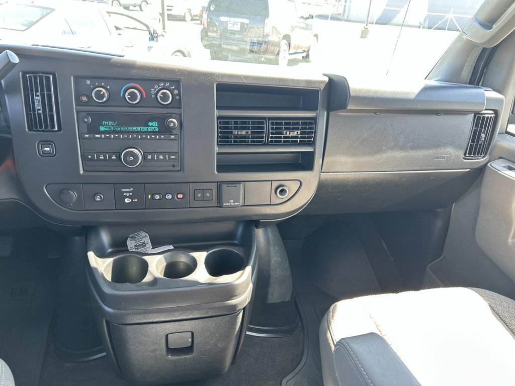 Used 2025 GMC Savana 3500 LT w/ LT Preferred Equipment Group RWD image 26
