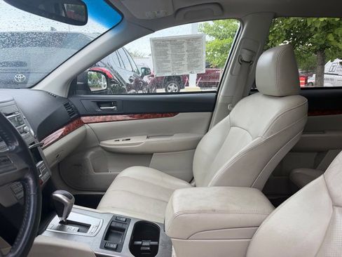 Used 2011 Subaru Outback 3.6R Limited w/ PWR Moonroof Pkg AWD/4WD image 11